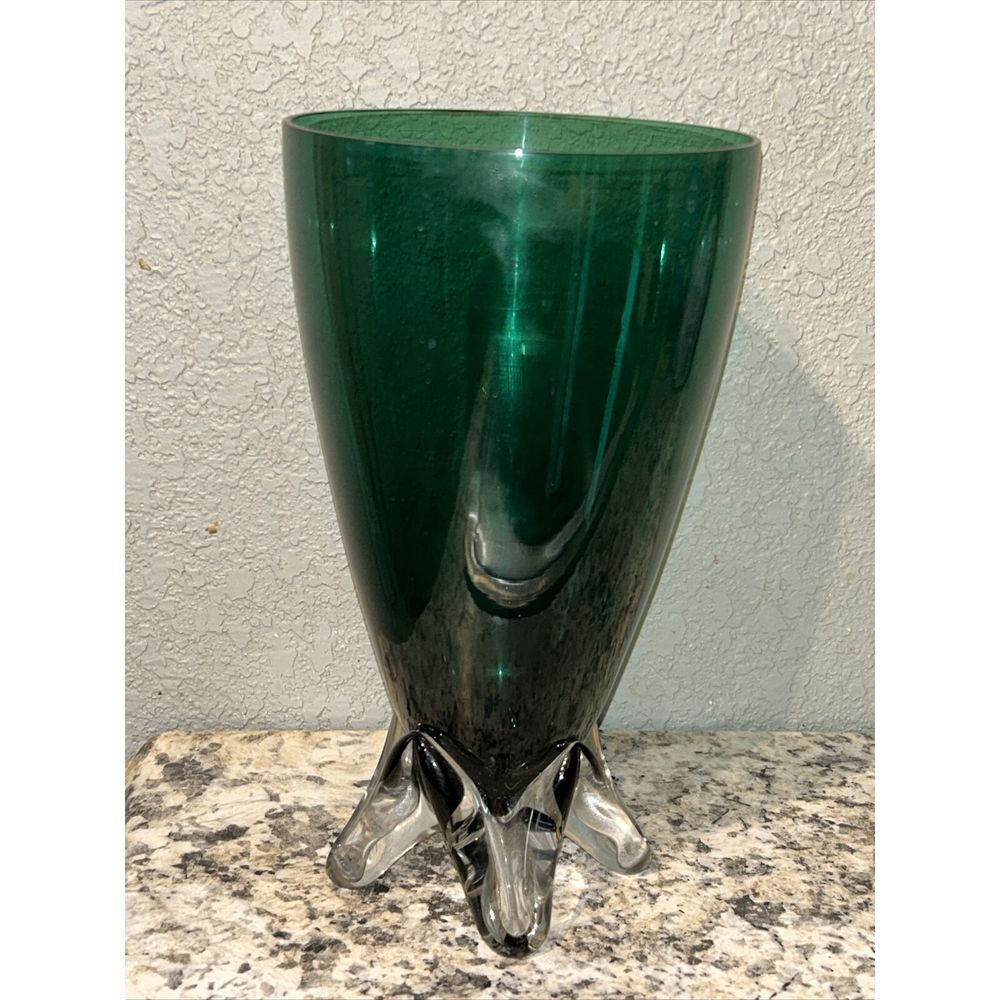 Gorgeous Vintage Hand Blown Clear & Emerald Optic Art Glass 9" Vase Footed